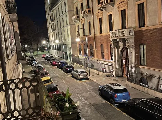 Emozione - Affascinante, Silenzioso, In Palazzo D'epoca Pressi Piazza Solferino *