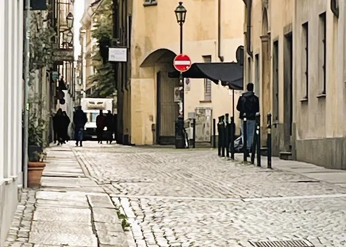 Apartment Emozione - Affascinante, Silenzioso, In Palazzo D'epoca Pressi Piazza Solferino *